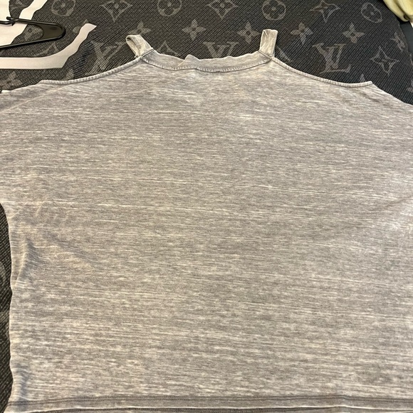 Express Cold Shoulder Top - Picture 5 of 5